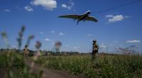 Ukrainische Soldaten (hier beim Start einer Furia-Drohne zur Aufklärung) wollen weitere erfolgreiche Angriffe gegen Wladimir Putins Armee durchgeführt haben.