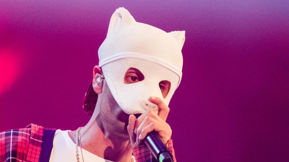 Cro performt auf der B&uuml;hne. (Foto)
