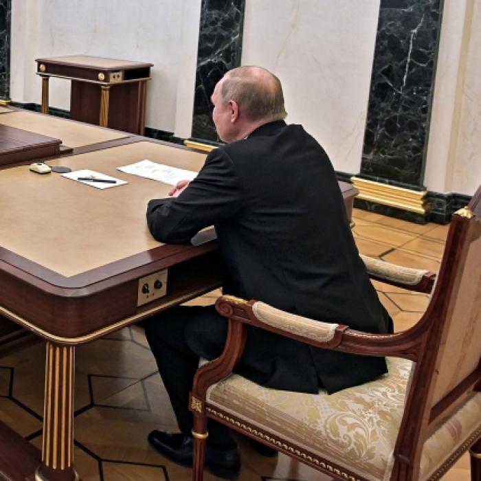 Putin droht mit Atomwaffen! Wer hat die russischen Atomkoffer?