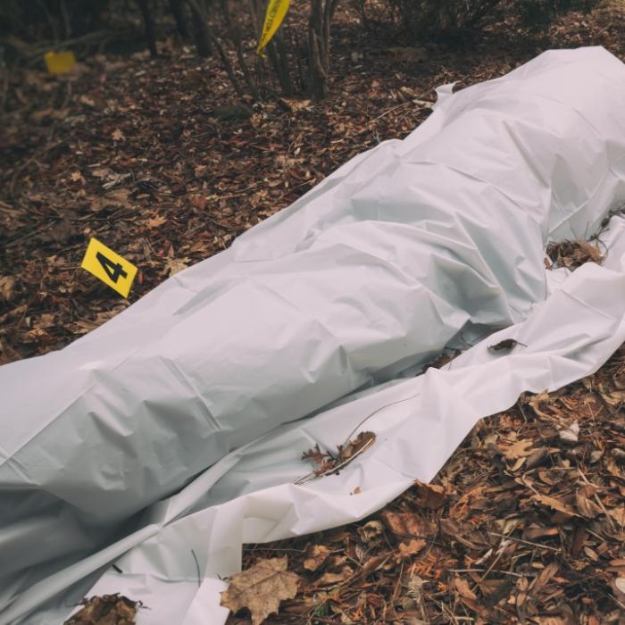 Teenagerin (18) verstümmelt und lebendig verbrannt