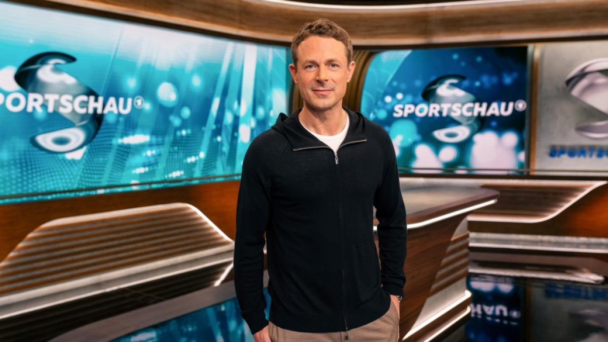 Alexander Bommes ist seit 2011 als Moderator der "Sportschau" im Ersten im Fernsehen zu erleben. (Foto)