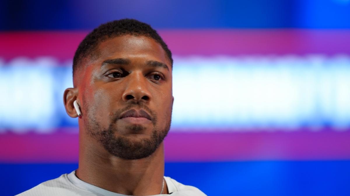Schwergewichts-Superstar Anthony Joshua wurde in Nigeria in einen schweren Unfall verwickelt (Foto)