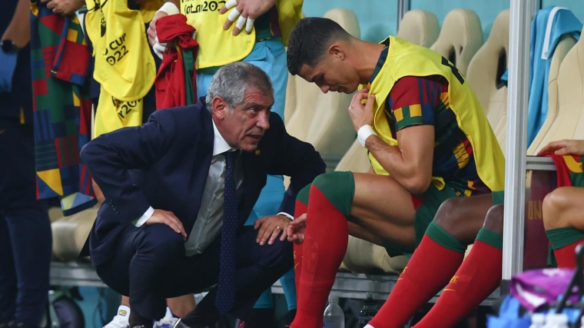 Cristiano Ronaldo sa&szlig; bei Portugals WM-Achtelfinale-Spiel 2022 gegen die Schweiz auf der Bank. (Foto)