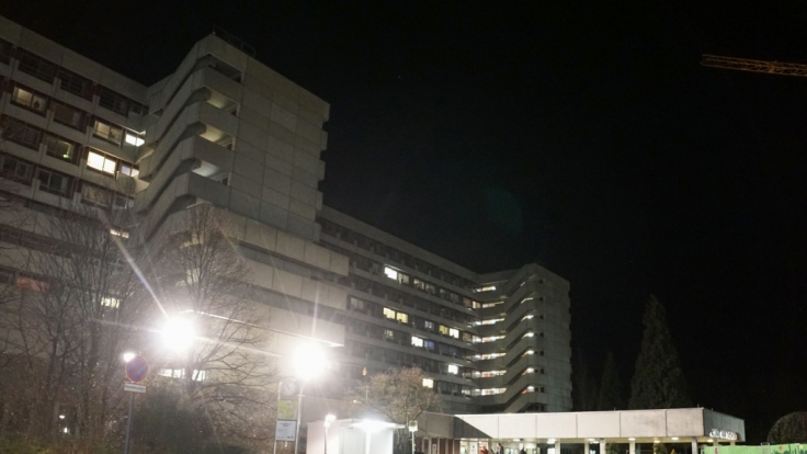 Baden-Württemberg, Göppingen: Die Klinik am Eichert in Göppingen. In Göppingen wurde der erste Coronakranke in Baden-Württemberg bestätigt.