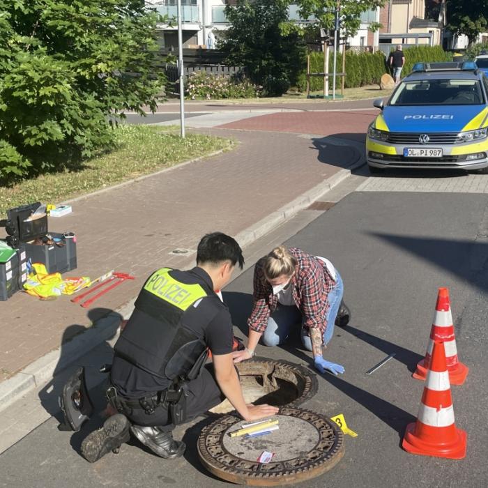 Eine Stadt atmet auf! Wie kam der Achtjährige in den Gully?