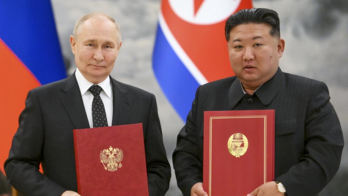Bei einem Angriff mit britischen "Storm Shadow"-Raketen auf die russische Region Kursk gab es Berichten zufolge schmerzhafte Verluste f&uuml;r Wladimir Putin (l.) und Kim Jong Un. (Foto)