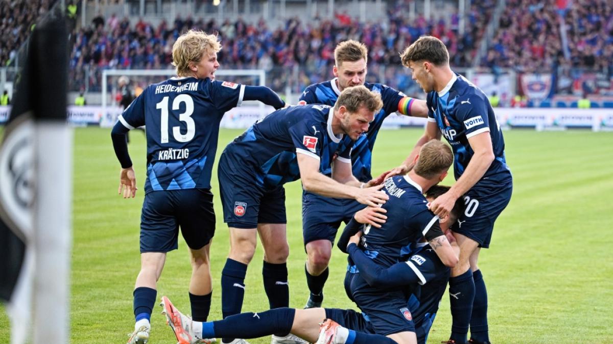 Der 1. FC Heidenheim hat sich in der Relegation gegen die SV Elversberg durchgesetzt und bleibt in der Bundesliga. (Foto)