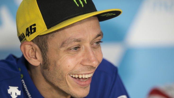 MotoGP-Fahrer Valentino Rossi meldet sich nur 22 Tage nach seinem Beinbruch in der Motorrad-WM zurück.