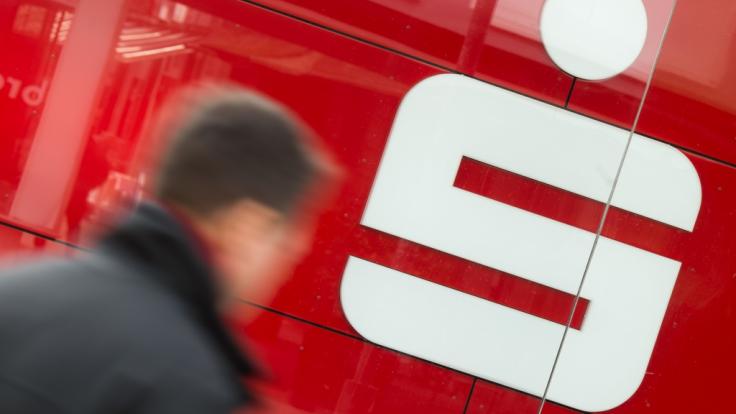 Phishing-Betrüger machen mit dem Sparkassen-Logo Jagd auf Daten.