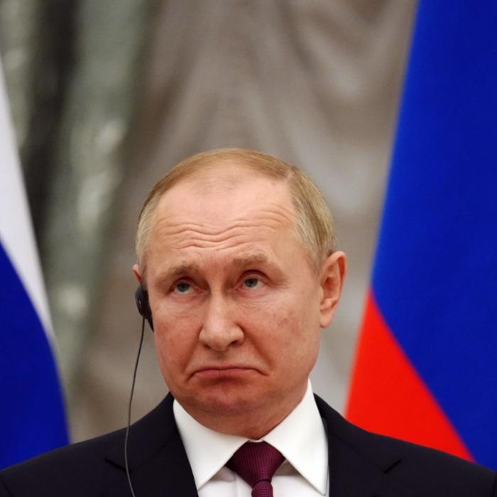 Generäle sind Mangelware! Dieser Moppel-Senior soll den Putin-Krieg retten