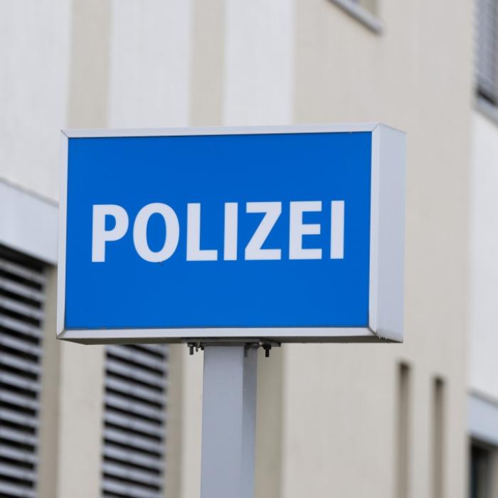 Gestoßen, beleidigt, bespuckt - Grünen-Politikerin beim Plakatieren attackiert