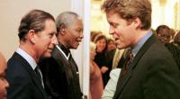 Prinz Charles (li.) und sein Ex-Schwager Earl Spencer wenige Wochen nach Prinzessin Dianas Unfalltod - damals war noch nicht zu erkennen, welche Abrechnung Charles Spencer für den König knapp 30 Jahre später veröffentlichen würde.