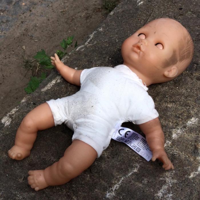 Mutter verbrüht Baby mit kochend heißem Wasser - TOT!