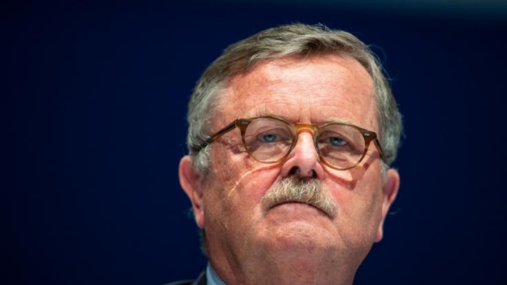 Weltärztepräsident Frank Ulrich Montgomery hält Lockerungen in Anbetracht der steigenden Corona-Zahlen für