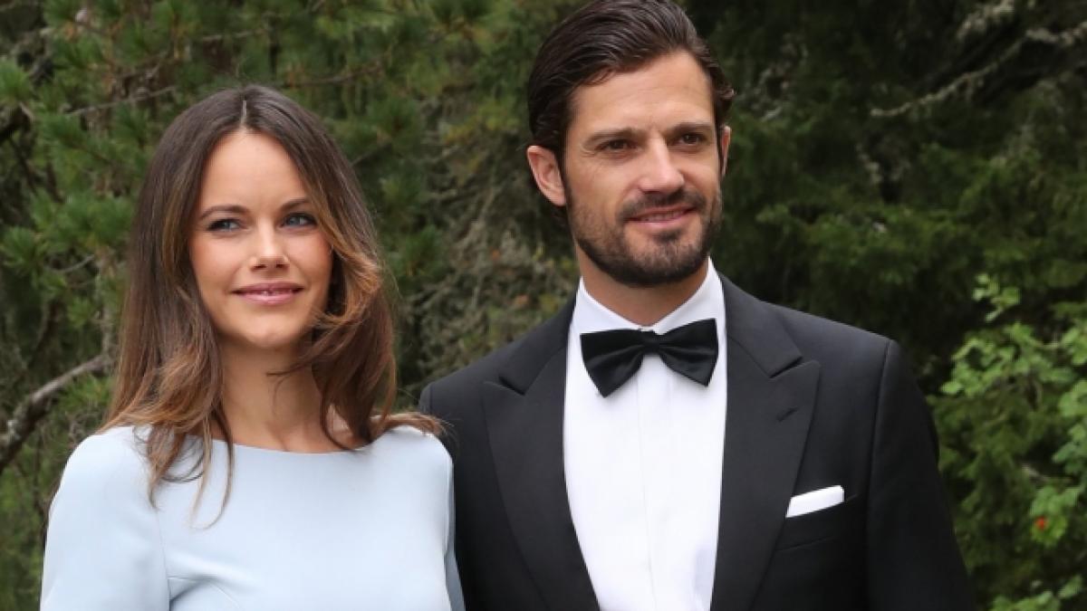 Prinz Carl Philip von Schweden und seine Ehefrau Prinzessin Sofia m&uuml;ssen eine bittere Trennung verkraften. (Foto)