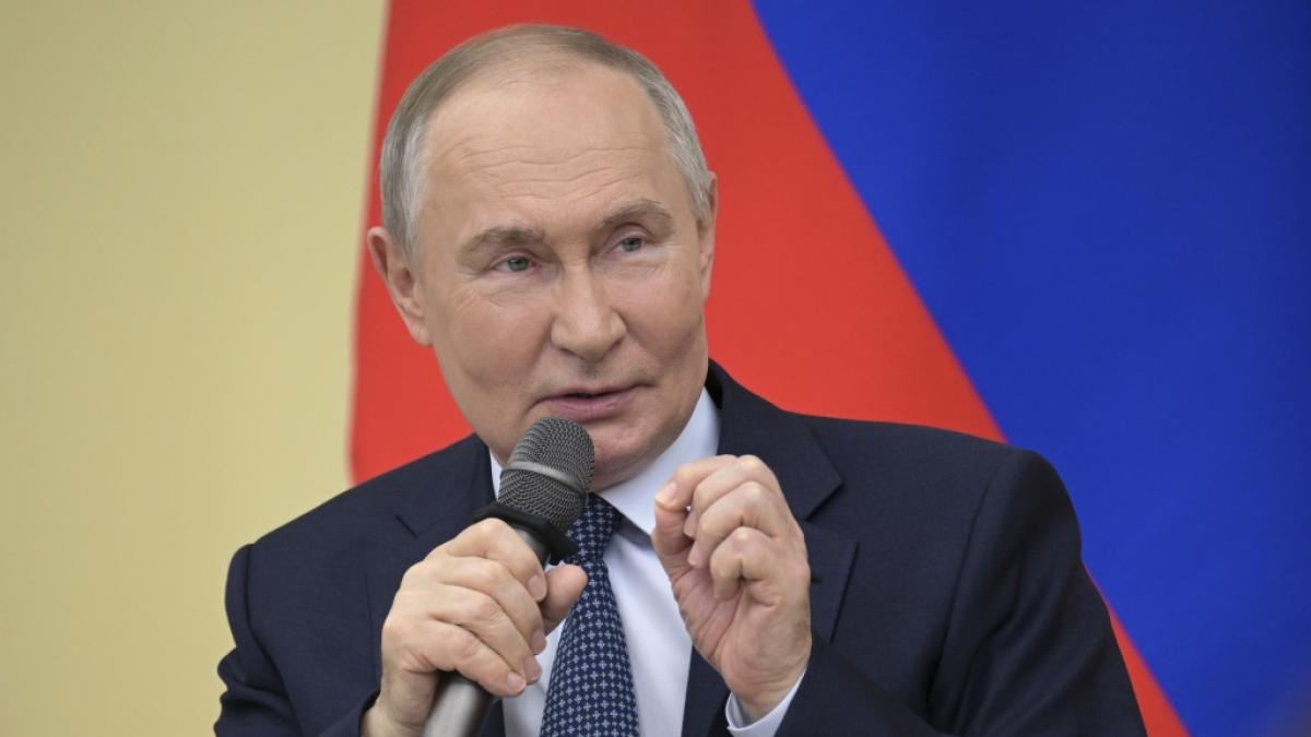 das netz am&uuml;siert sich &uuml;ber bizarre Putin-Portraits. (Foto)