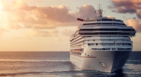 Eine Frau ist aus dem 5. Stock eines Kreuzfahrtschiffes gestürzt.