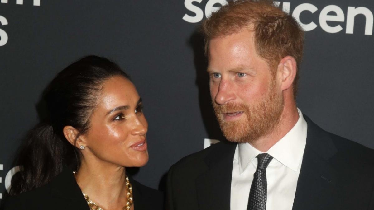 Herzogin Meghan und Prinz Harry sind zur&uuml;ck in England. Doch laut Medienbericht sind die Sussexes hier weitestgehend isoliert. (Foto)