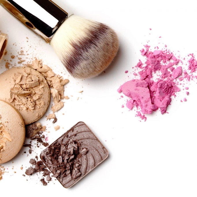 Gefährliche Inhaltsstoffe! Dieses Make-up schmiert im Test ab