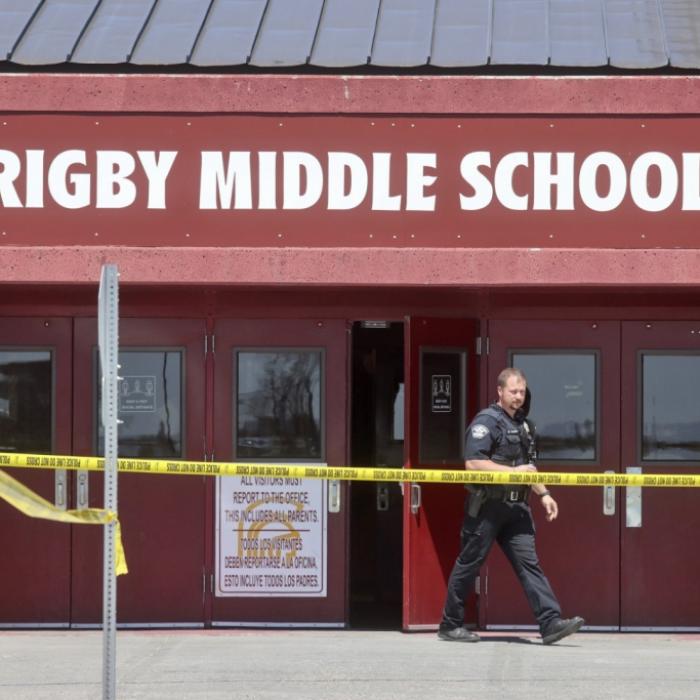 Versuchter Mord in drei Fällen! Sechstklässlerin ballert an Mittelschule um sich