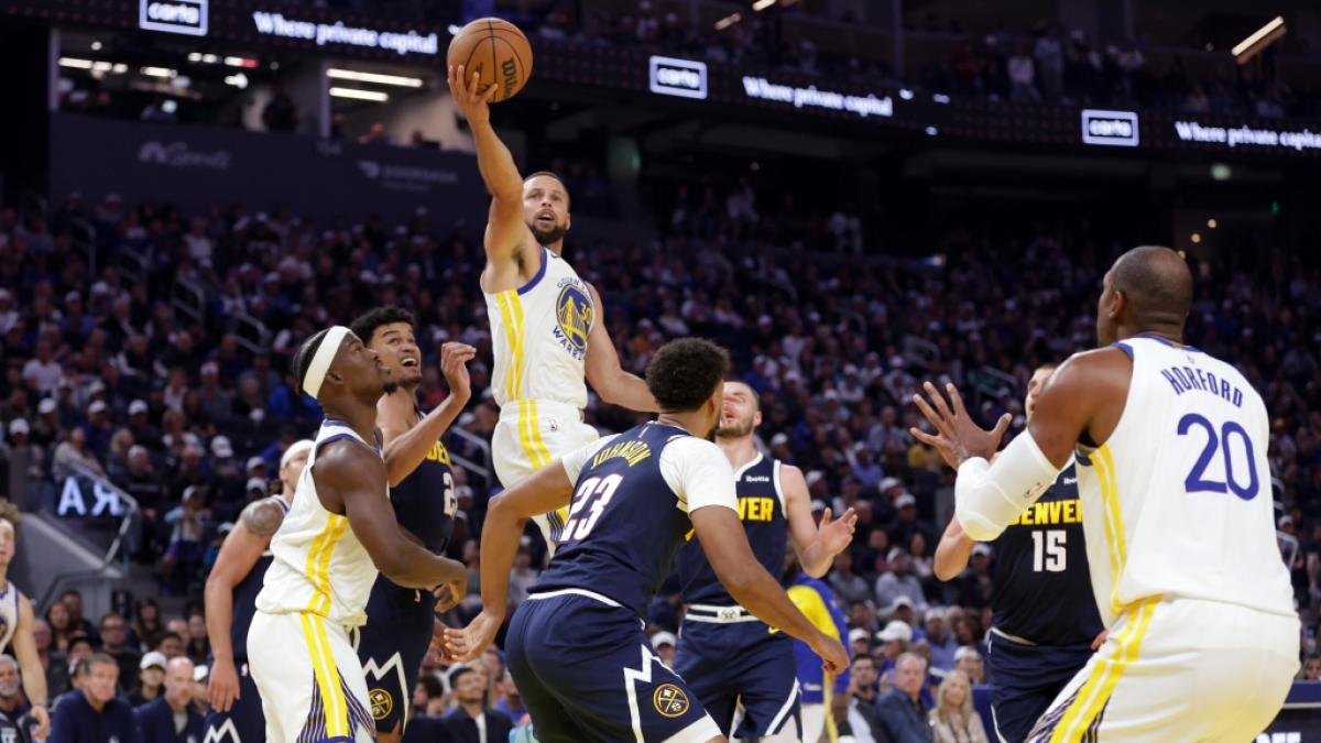 Stephen Corry von den Golden State Warriors legt zum Korb auf, am 23.10.2025. (Symbolbild) (Foto)