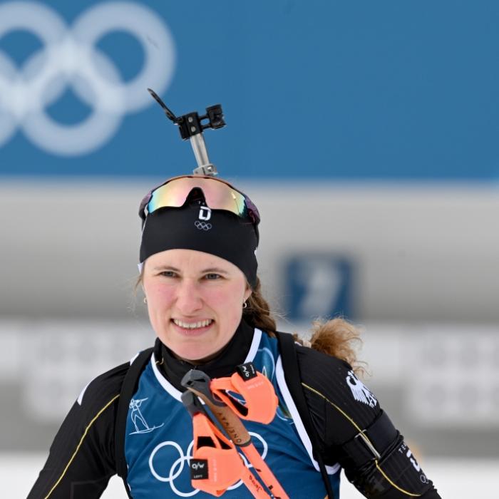 So lebt die Biathletin als glückliche Mama