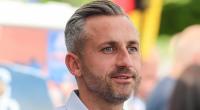 AfD-Spitzenkandidat Ulrich Siegmund besucht in Eilsleben einen Infostand der AfD zur Landtagswahl 2026.
