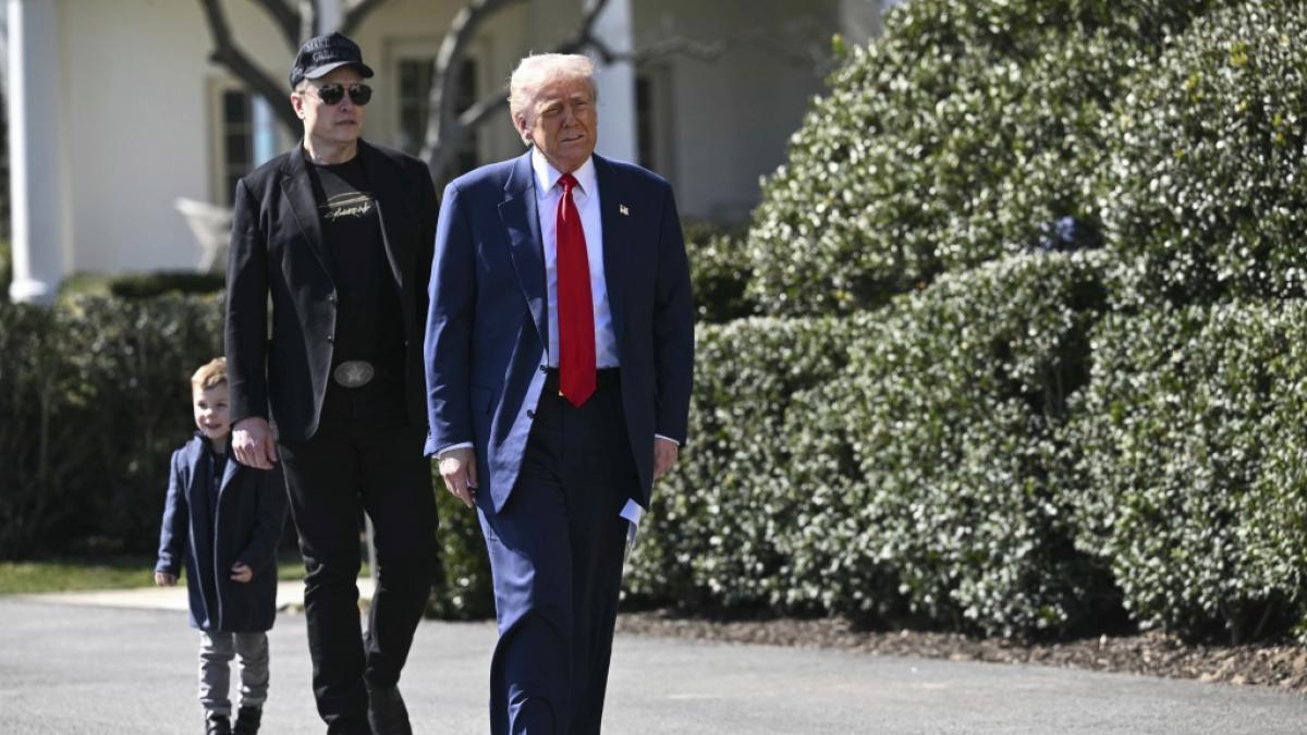 Sind Elon Musk (l., neben seinem Sohn X &AElig; A-12) und Donald Trump noch Freunde? (Foto)