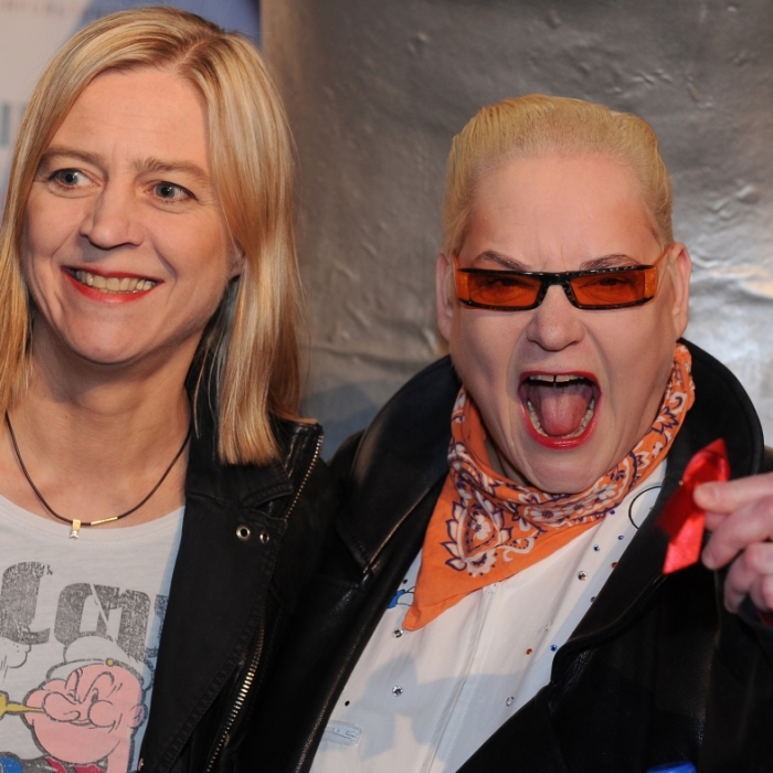 So lebt die Comedy-Legende zwischen Liebe, Familie und Karriere
