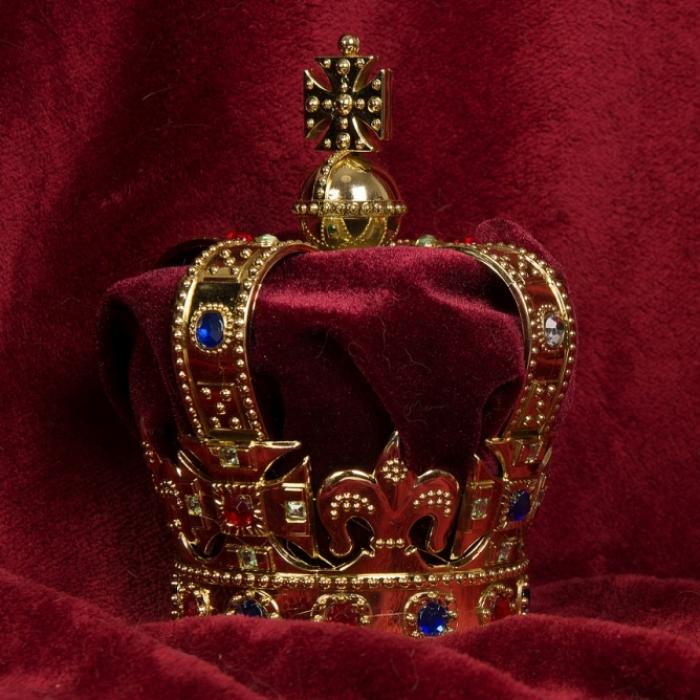 Nachrichten und Geschichten rund um die Royals faszinieren die Menschen seit jeher (Symbolbild).
