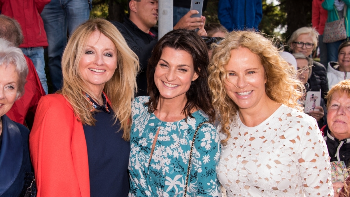 Marlene Lufen (Mitte), hier mit ihren Kolleginnen Frauke Ludowig (li.) und Katja Burkart (re.), hat sich bei Instagram einer erstaunlichen Verwandlung unterzogen. (Foto)