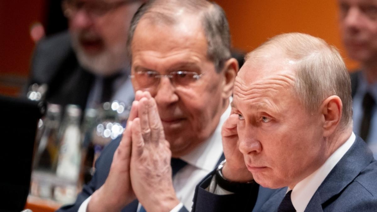 &Uuml;ber das angebliche Ableben von Wladimir Putin (rechts) und Sergej Lawrow gibt es wilde Ger&uuml;chte. (Foto)