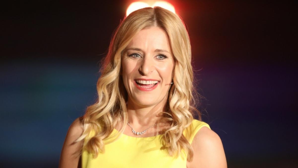 Stefanie Hertel bei der Aufzeichnung einer MDR-Fernsehsendung. (Foto)