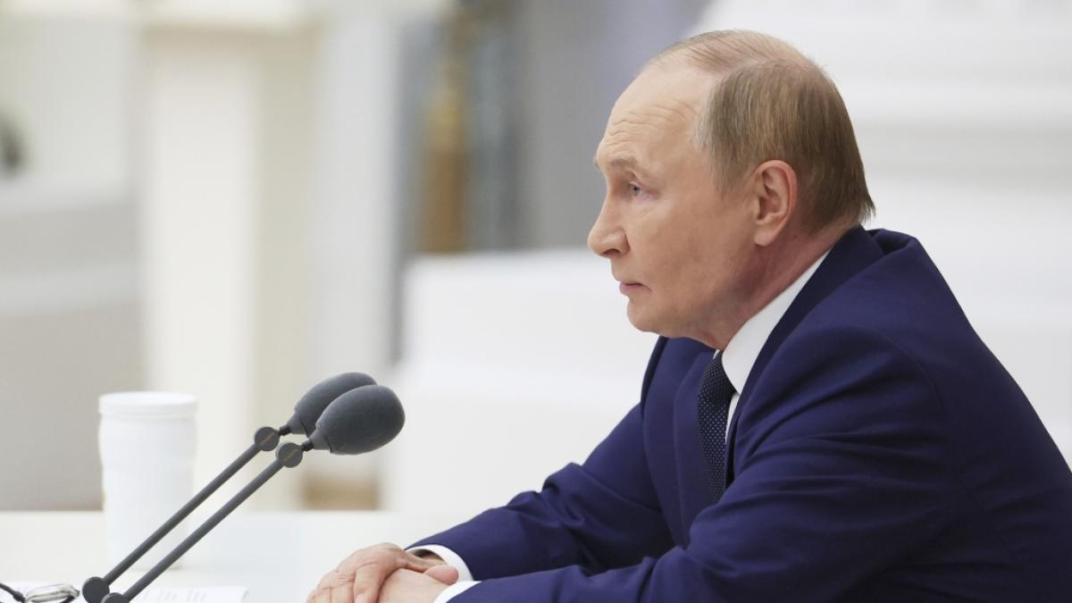 Kurz vor dem Treffen von Wladimir Putin und Donald Trump ist im Netz ein bizarres Propaganda-Video aufgetaucht. (Foto)