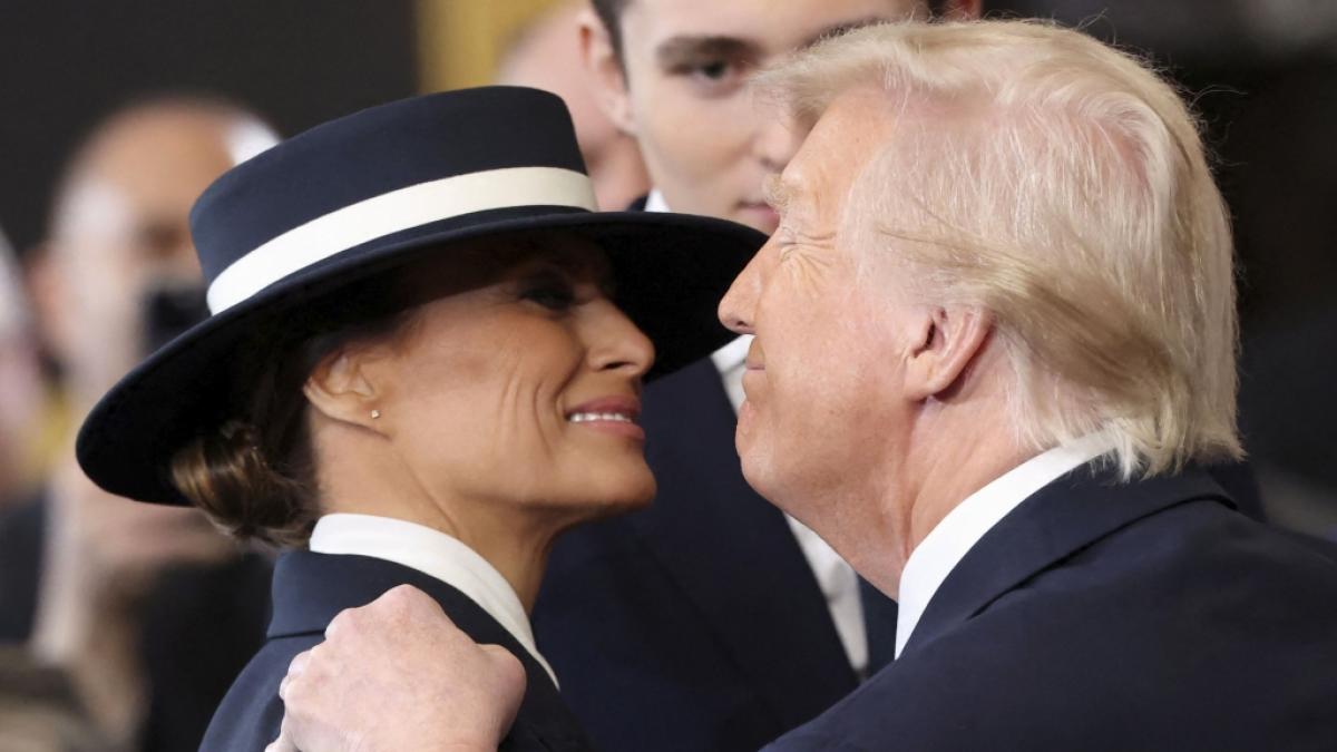 Melania Trump (l.), hier neben Mann Donald, soll sich in den vergangenen Jahren in bestimmten Punkten ver&auml;ndert haben. (Foto)