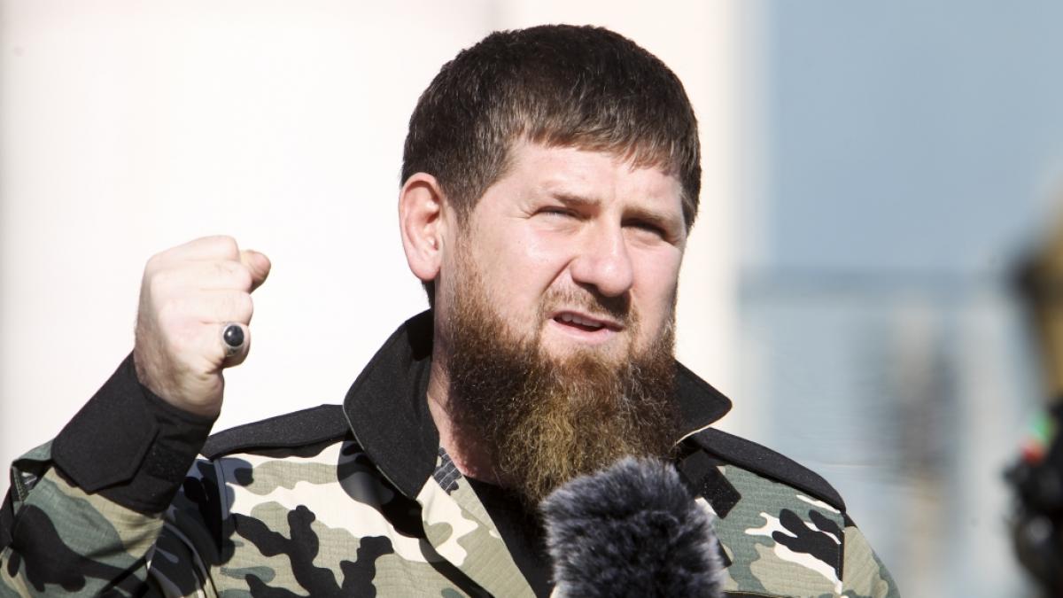 Ramsan Kadyrow blamierte sich mit seiner bizarren Aktion. (Foto)