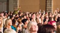Ausgelassen feierten über 1.000 (vorwiegend) Frauen die Chippendales im Alten Schlachthof Dresden.