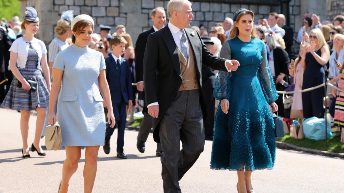 Prinzessin Beatrice von York (re.) war sieben Jahre alt, als sich ihr Vater Andrew und ihre Mutter Sarah Ferguson scheiden lie&szlig;en. (Foto)