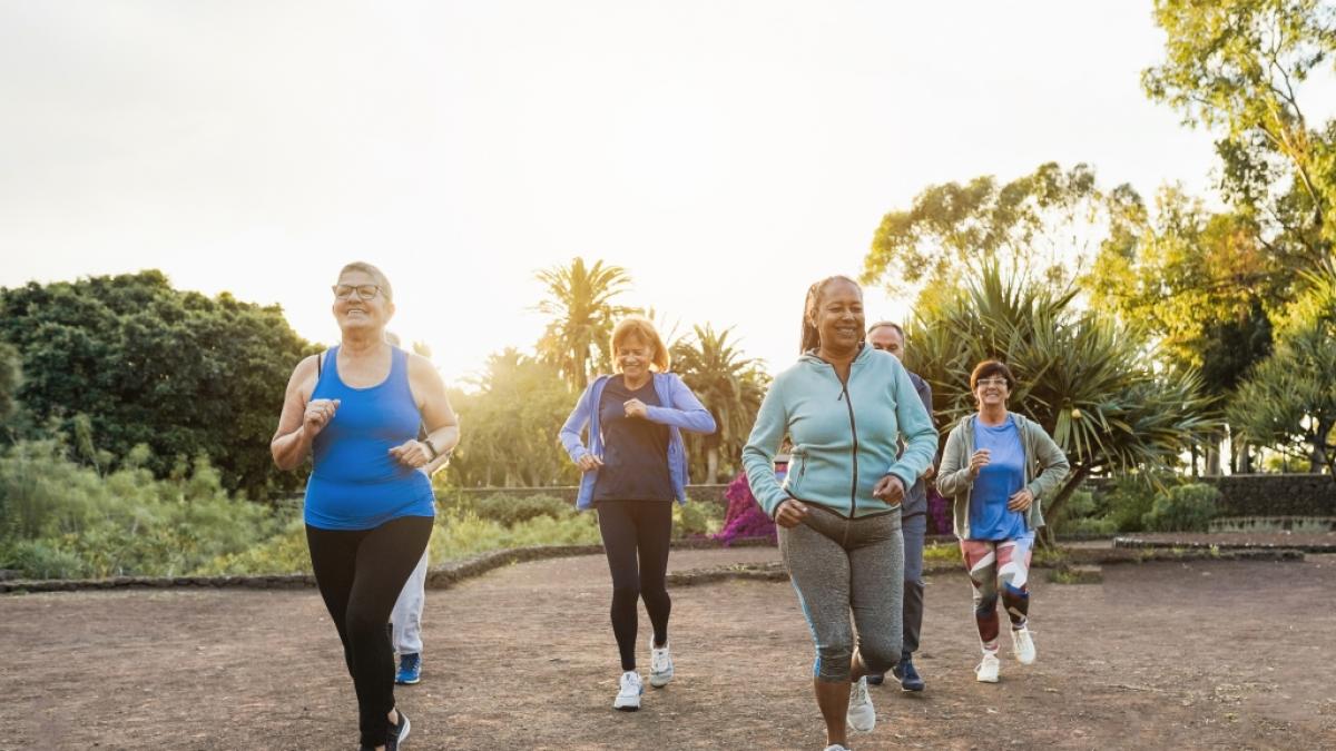 Sport und gesunde Ern&auml;hrung tun auch im Alter gut - aber wussten Sie, dass Sie sich so auch verj&uuml;ngen k&ouml;nnen? (Foto)