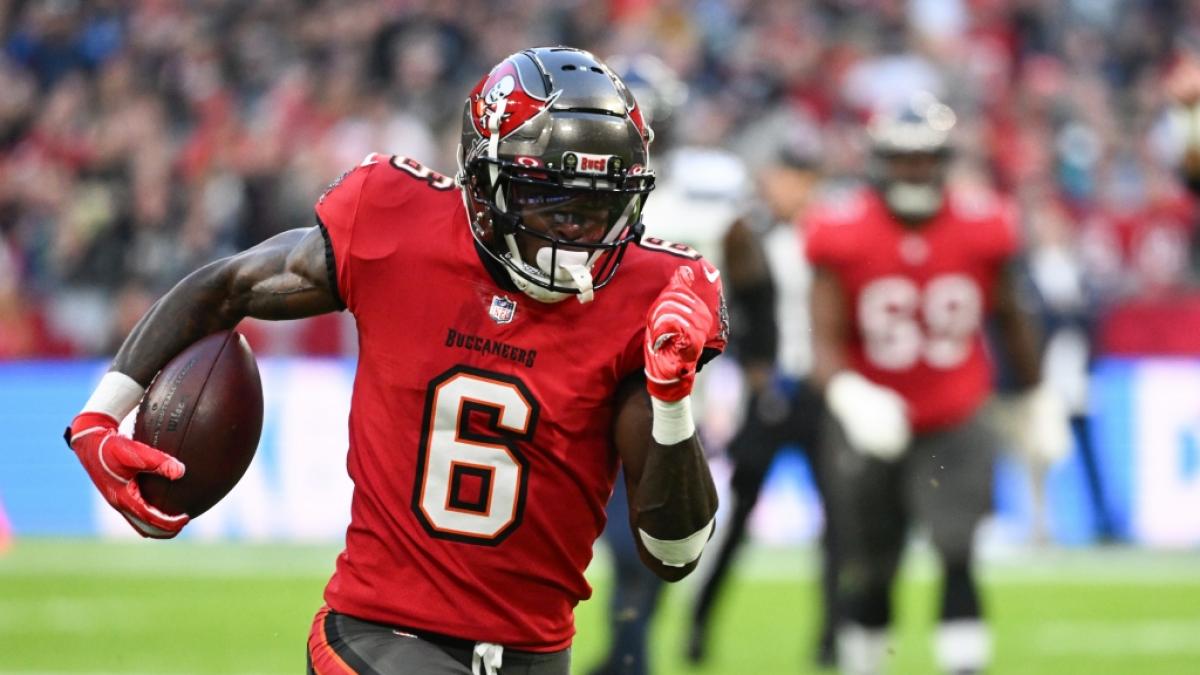 Julio Jones von dem Tampa Bay Buccaneers l&auml;uft mit dem Ball im Spiel gegen die Seattle Seahawks am 10. Spieltag, am 13.11.2022. (Symbolbild) (Foto)