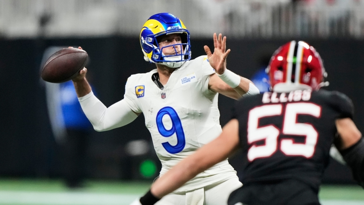 Matthew Stafford von den Los Angeles Rams wirft den Ball, am 30.12.2025. (Symbolbild) (Foto)