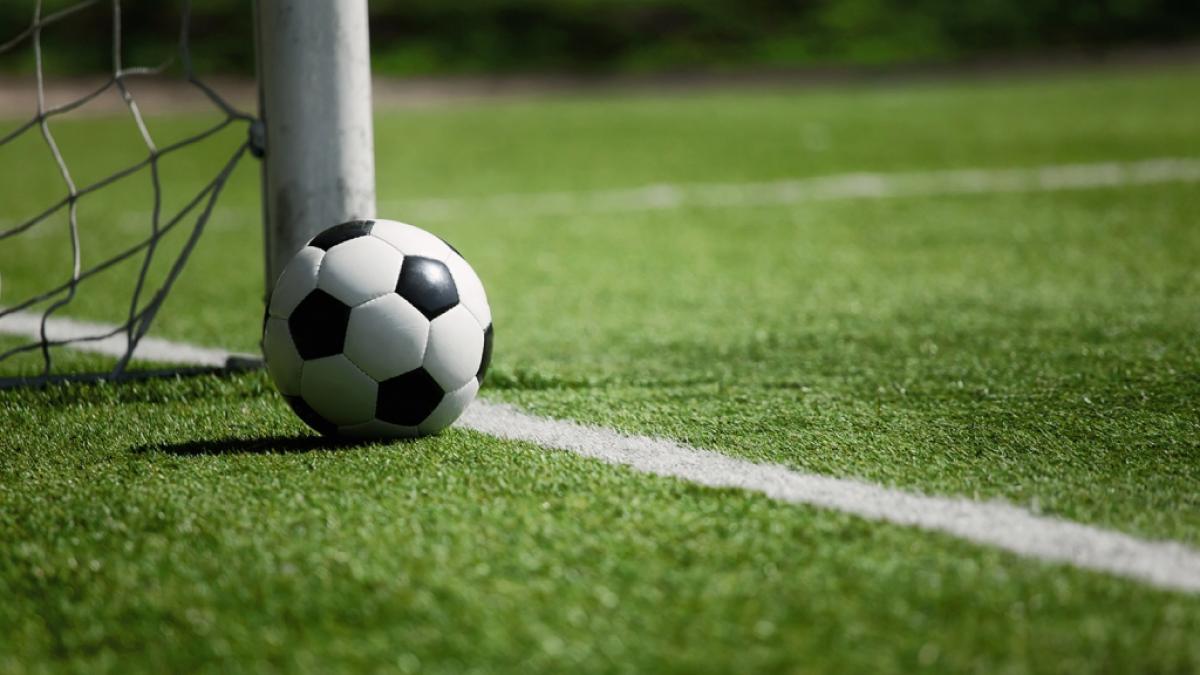 In Gro&szlig;britannien hat sich ein 17-j&auml;hriger Nachwuchsfu&szlig;baller offenbar das Leben genommen. (Foto)