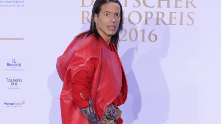 Jorge Gonzalez liebt High Heels und schrille Outfits.