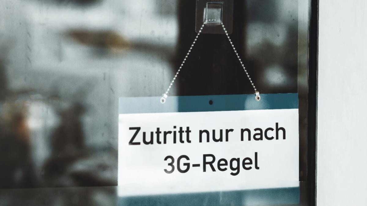 Corona-News Deutschland: Glaubt man Virologin Dr. Jana Schroeder, k&ouml;nnte das 3G-Modell bald aus "Geimpften, Genesenen und Gestorbenen" bestehen.&nbsp; (Foto)