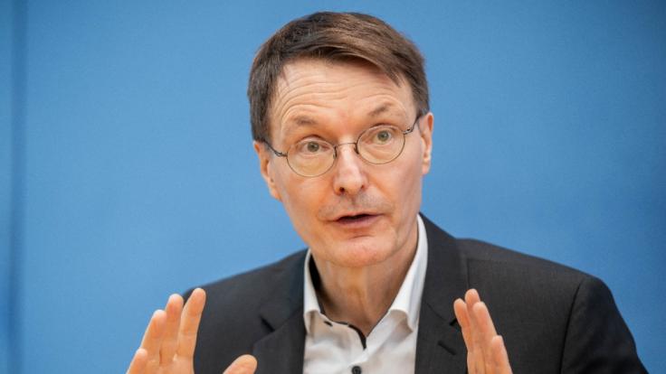 Karl Lauterbach: "Ungeimpfte werden nicht zur Normalität zurückkehren können" - Vimarsana News