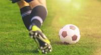 Die englische Fußballwelt steht nach dem plötzlichen Tod von Charlie Strutton unter Schock - der Fußballer wurde nur 34 Jahre alt.