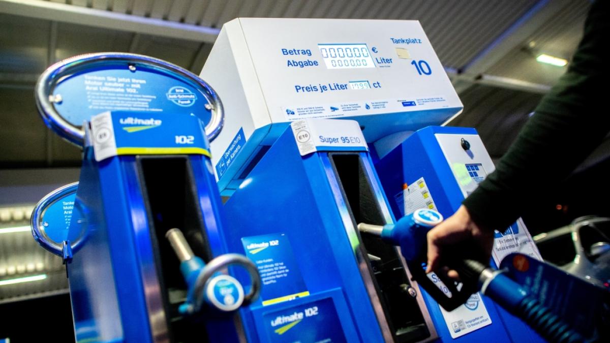 Trotz Tankrabatt sind die Preise an den Zapfs&auml;ulen weiterhin hoch. (Foto)