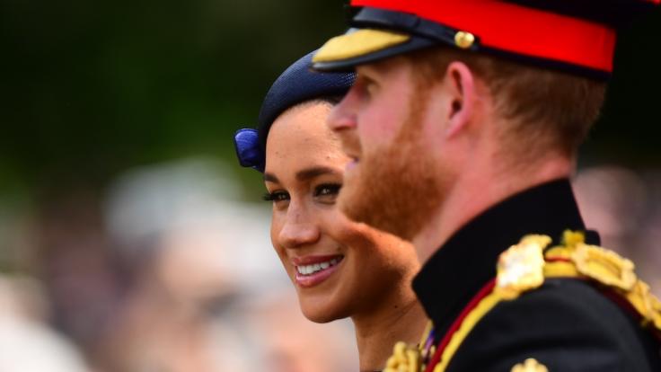 Am Anfang seiner Beziehung zu Meghan Markle soll Prinz Harry eine Affäre gehabt haben.