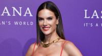 Alessandra Ambrosio zelebriert den Earth Day hüllenlos.