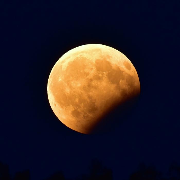 Sterbender Blutmond kurz vor Halloween! SO sehen Sie das schaurige Spektakel